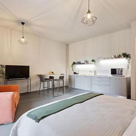 Etna Suite Design Apartments Катания Экстерьер фото